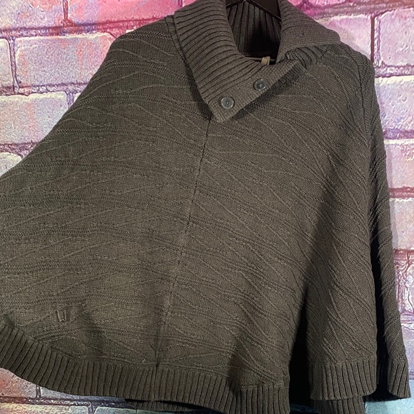 Leo & Nicole Brown Knit Poncho Sweater Asymmetrical Collar S/M Cozy Fall Winter - Picture 5 of 11